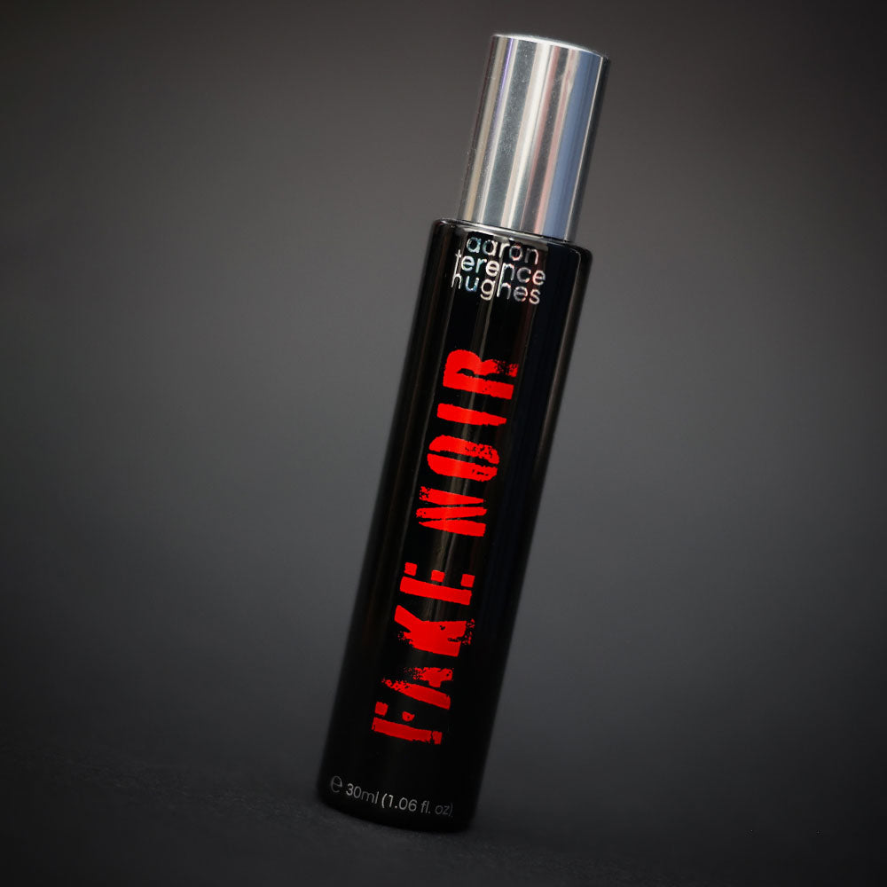 Aaron Terence Hughes Fake Noir – Eau de Parfum – 30ml von Aaron Terence Hughes in der Duftnote Aromatisch, Blumig, Holzig, Pudrig