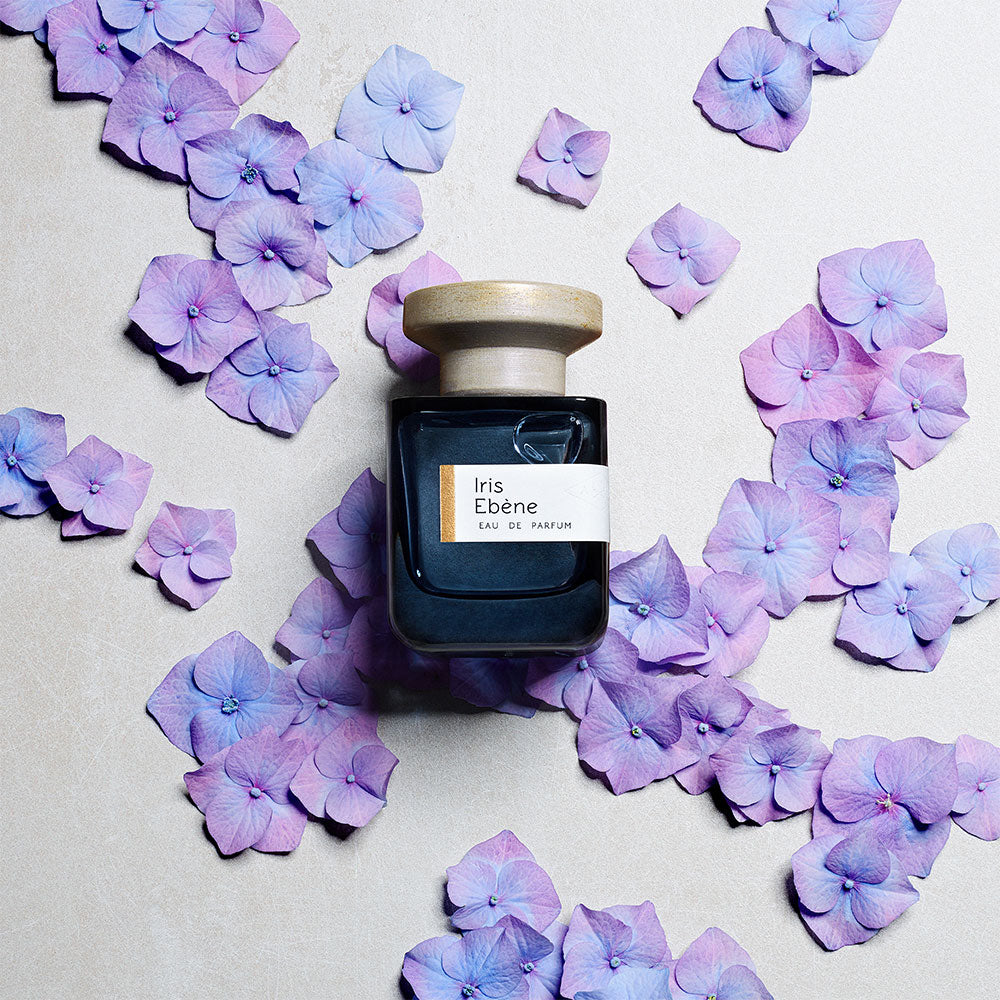 Atelier Materi Iris Ebène – Eau de Parfum – 100ml von Marie Hugentobler in der Duftnote Floral, Leathery, Powdery