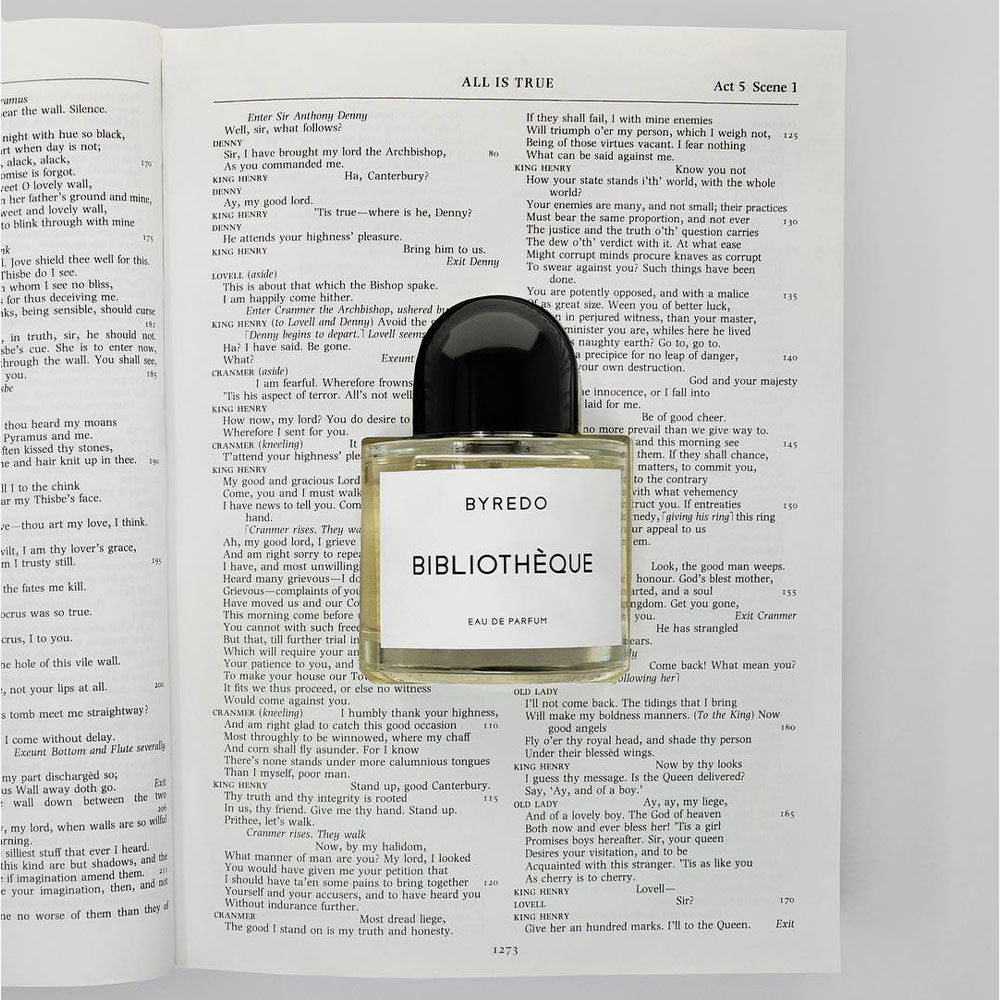Byredo Bibliothèque – Eau de Parfum – 50ml von Ben Gorham, Olivia Giacobetti, Jérôme Epinette in der Duftnote Fruchtig, Pudrig, Ledrig