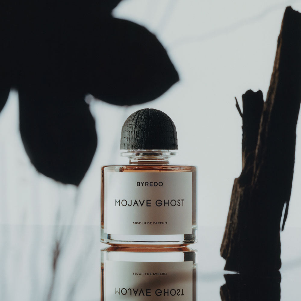 Byredo Mojave Ghost – Absolu de Parfum – 50ml von Ben Gorham, Olivia Giacobetti, Jérôme Epinette in der Duftnote Holzig, Blumig