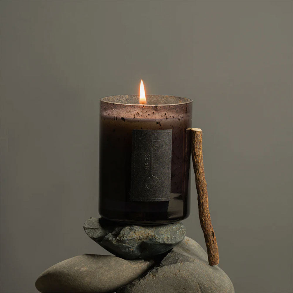 Fischersund No. 23 – Candle von Jón Þór Birgisson in der Duftnote Holzig-Rauchig, Harzig