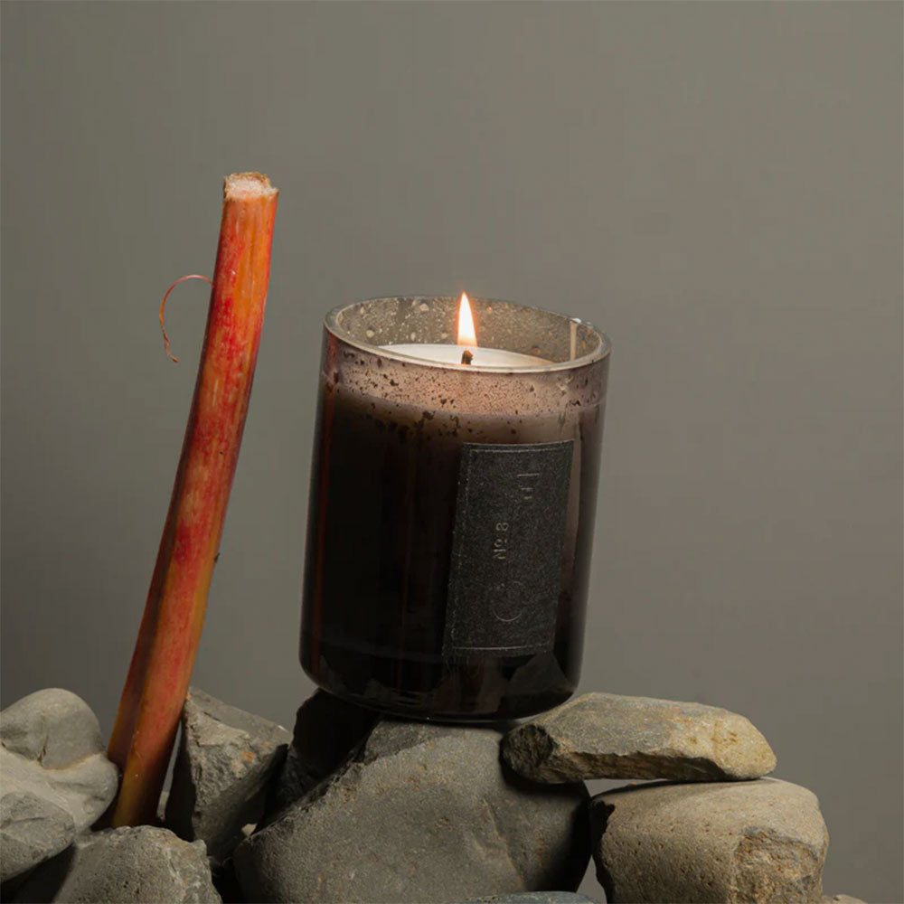 Fischersund No. 8 – Candle von Jón Þór Birgisson in der Duftnote Fruchtig, Holzig-Zitrisch