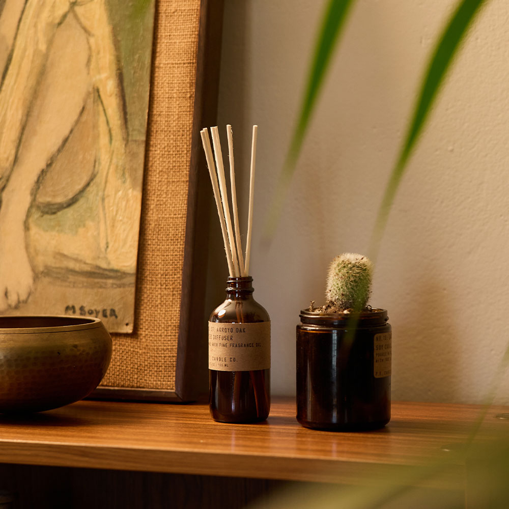 P.F. Candle Co. Arroyo Oak – Reed Diffuser in der Duftnote Holzig-Rauchig