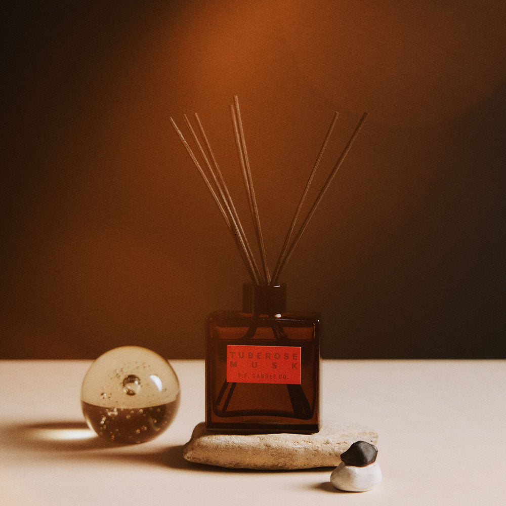 P.F. Candle Co. Hi-Fi Line: Tuberose Musk – Reed Diffuser in der Duftnote Blumig-Grün