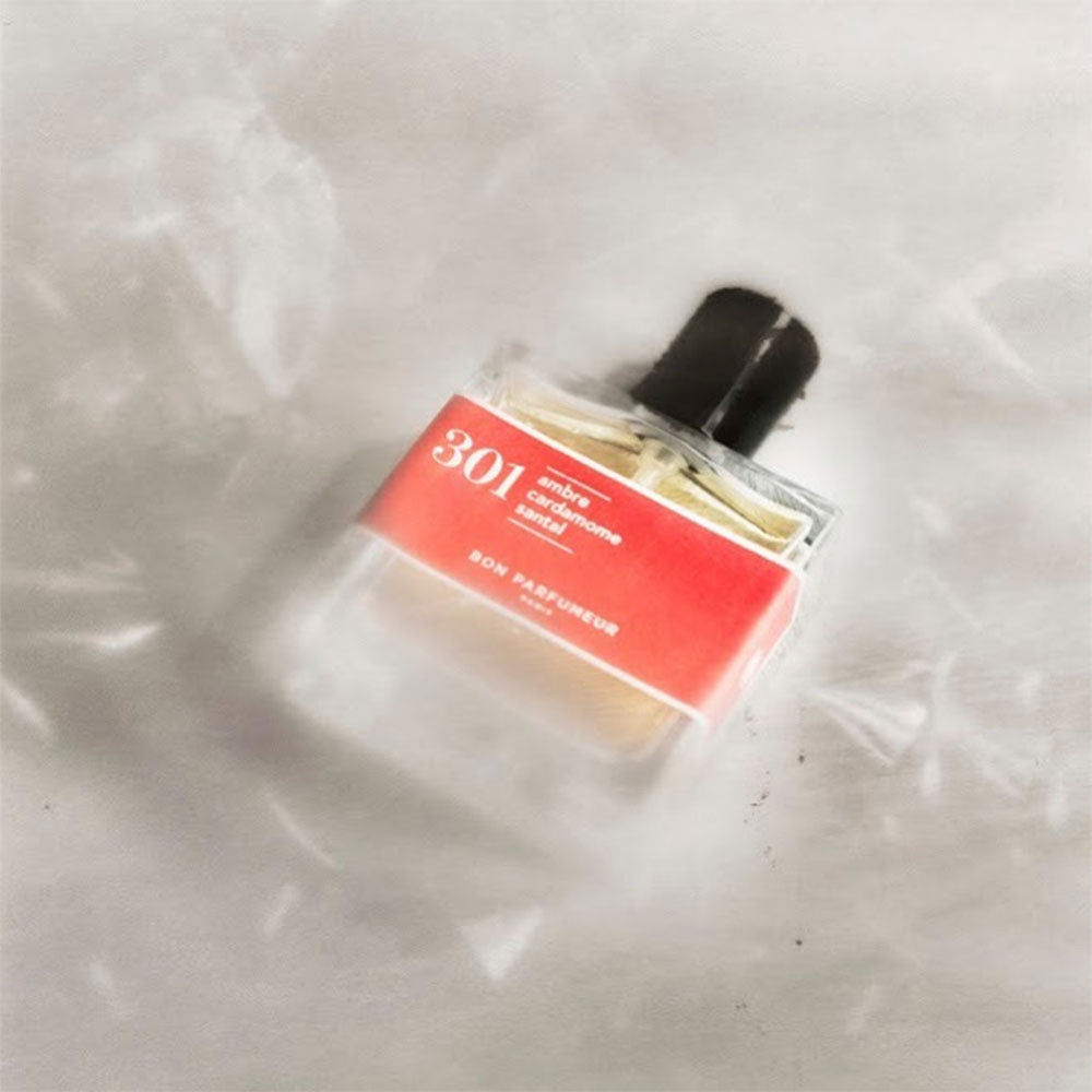 Bon Parfumeur 301 Eau de Parfum – Sandalwood, Amber, Cardamom – 30ml von Nathalie Koobus in der Duftnote Aromatic, Woody