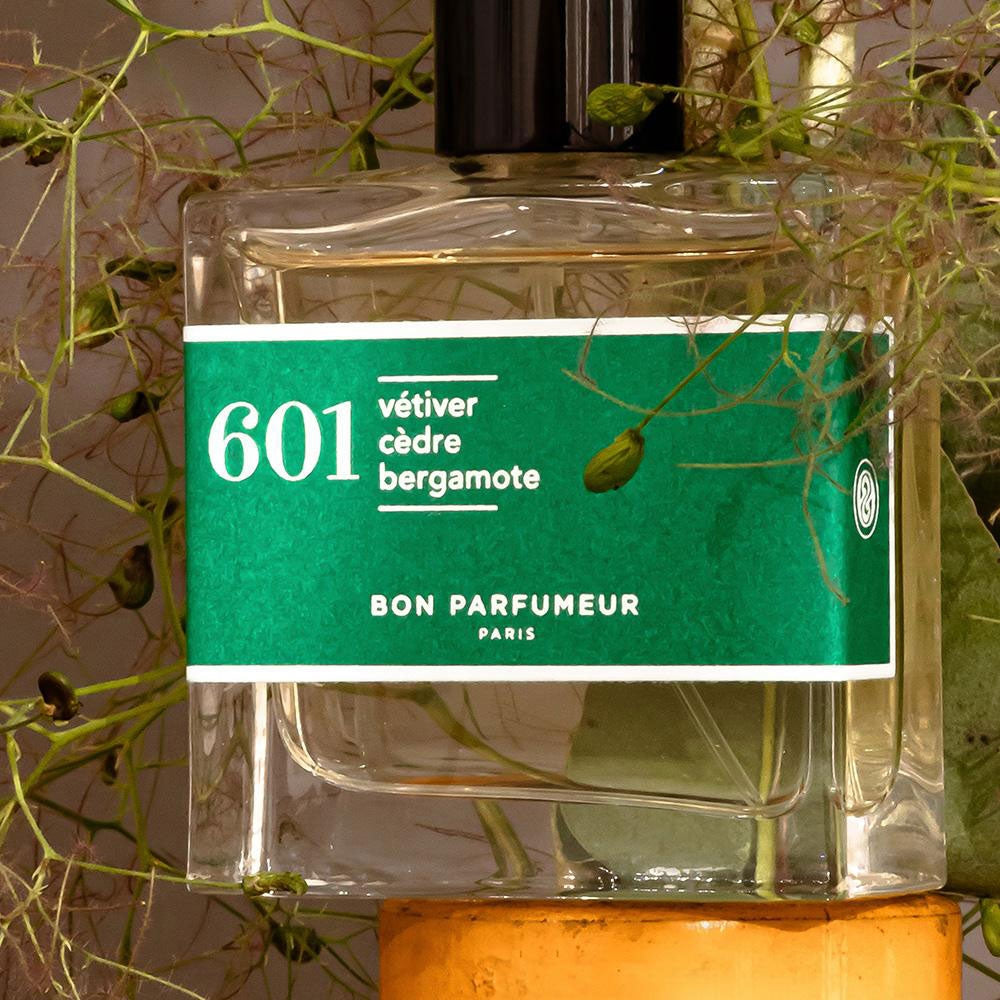 Bon Parfumeur 601 Eau de Parfum – Vetiver, Cedar, Bergamot – 30ml von Nathalie Koobus in der Duftnote Woody-Citrus, Woody-Green