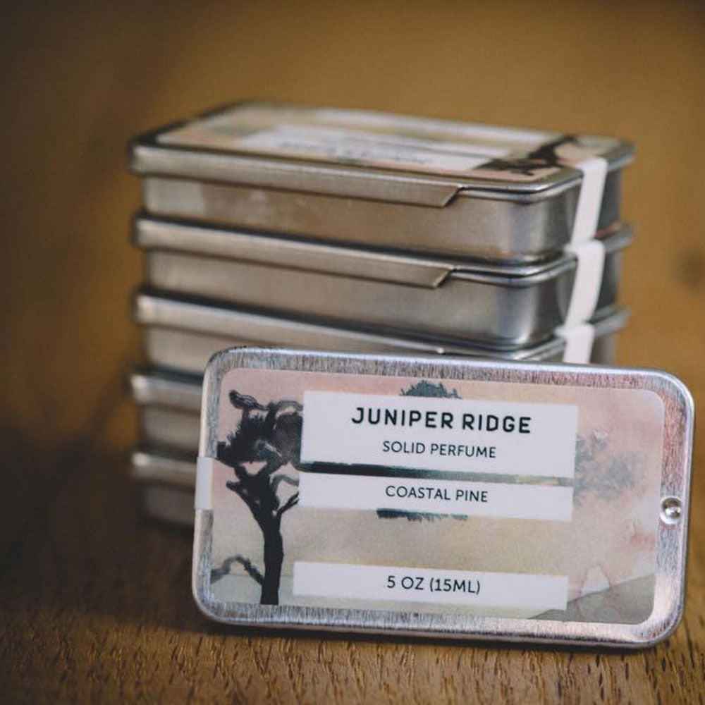 Juniper Ridge Coastal Pine – Solid Perfume in der Duftnote Holzig-Zitrisch, Harzig