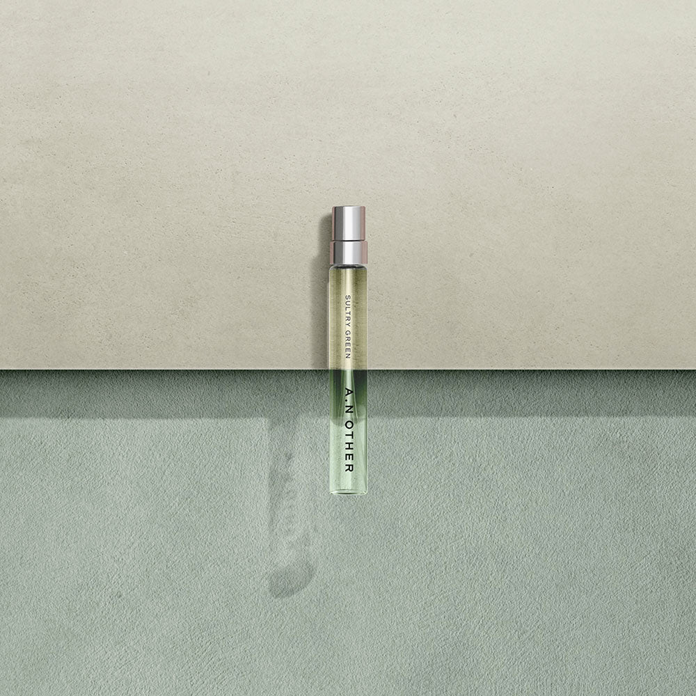 A. N. OTHER Sultry Green – Eau de Parfum – Travel Size von Rodrigo Flores-Roux in der Duftnote Woody, Spicy