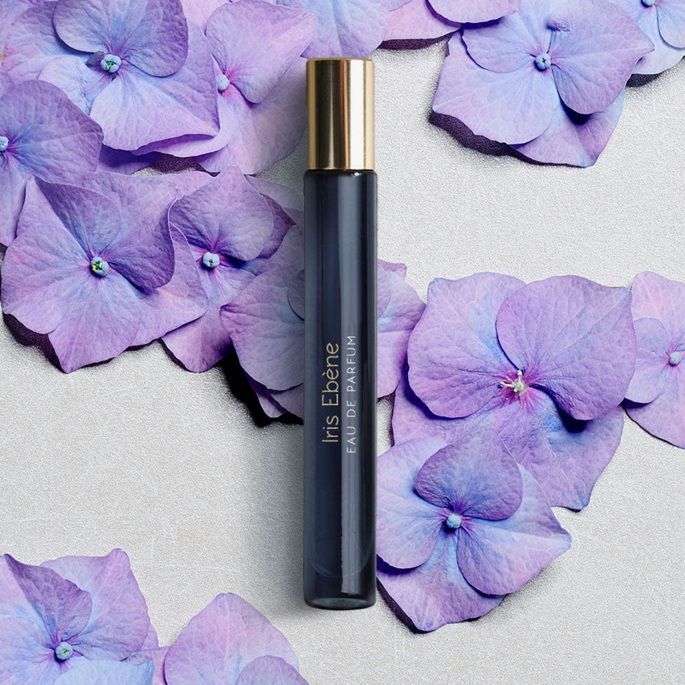 Atelier Materi Iris Ebène – Eau de Parfum – 10ml von Marie Hugentobler in der Duftnote Floral, Leathery, Powdery