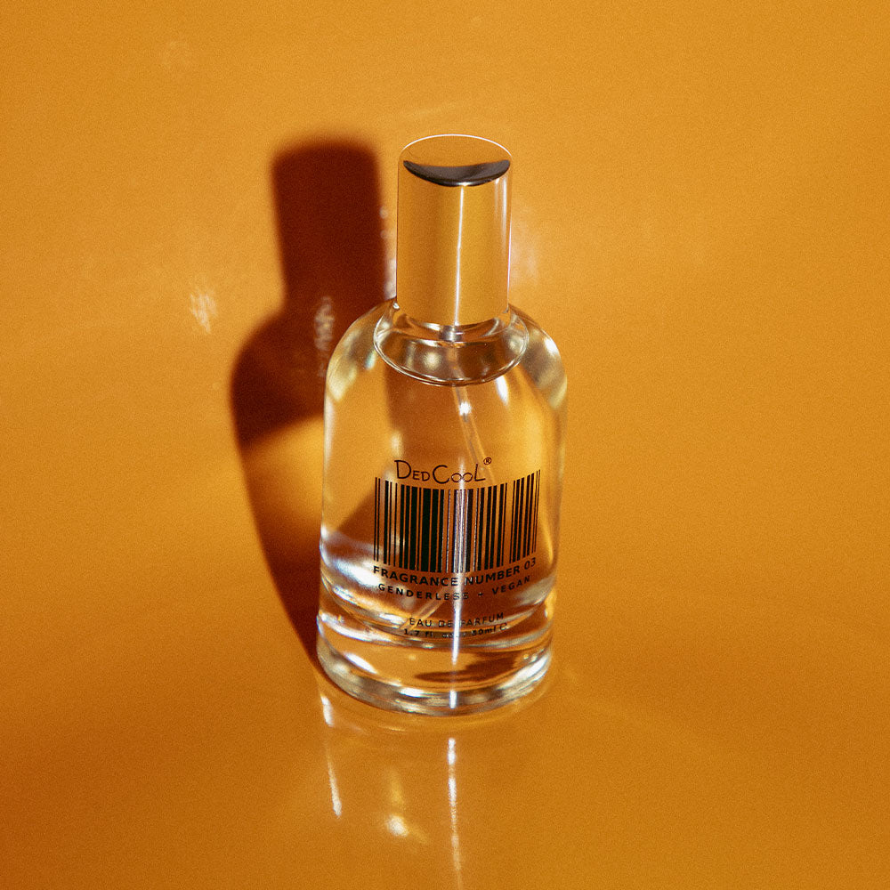 DedCool 03 "Blonde" – Eau de Parfum – 50ml von Carina Chaz in der Duftnote Holzig, Ledrig, Fruchtig