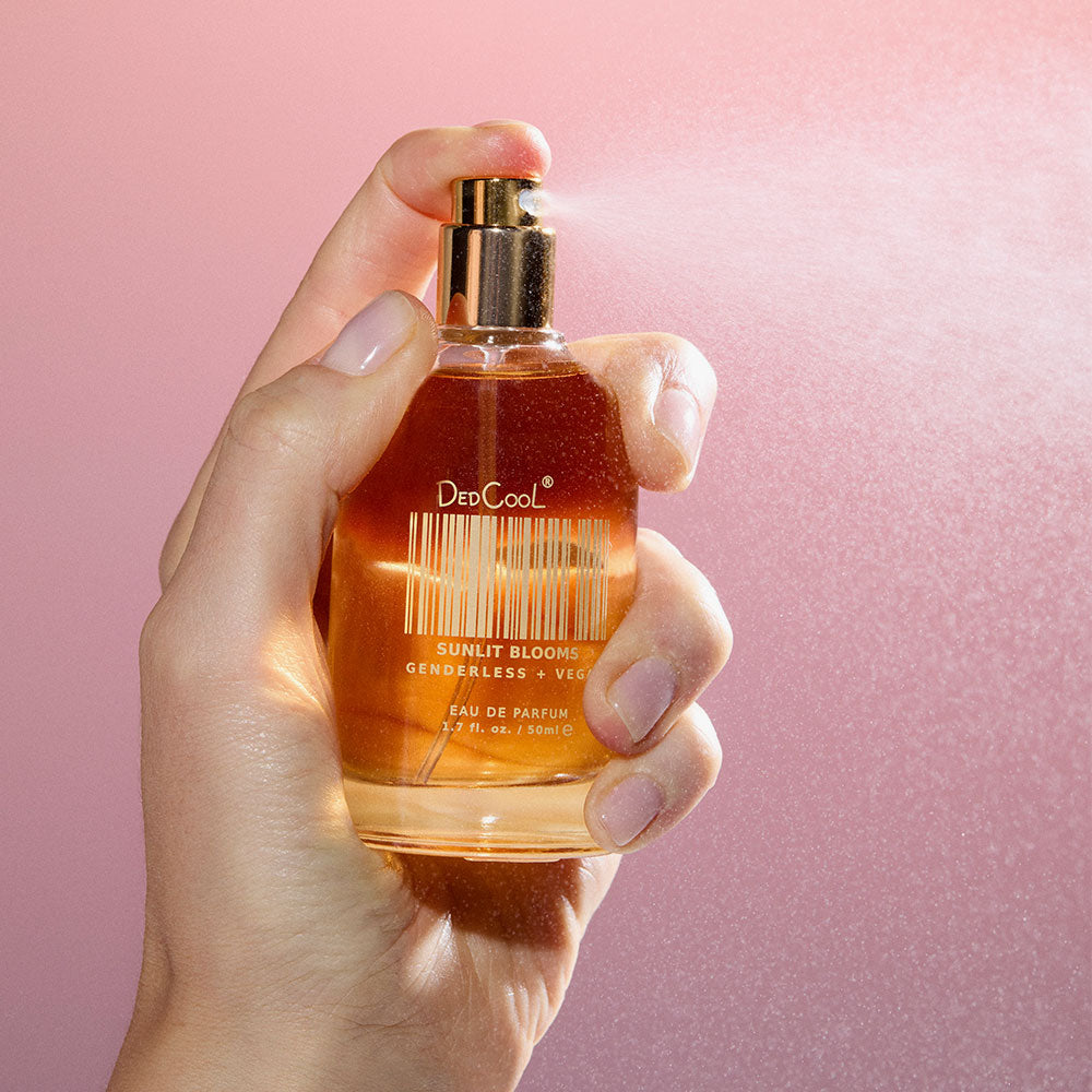DedCool Sunlit Blooms – Eau de Parfum – 50ml von Carina Chaz in der Duftnote Blumig, Aquatisch, Cremig