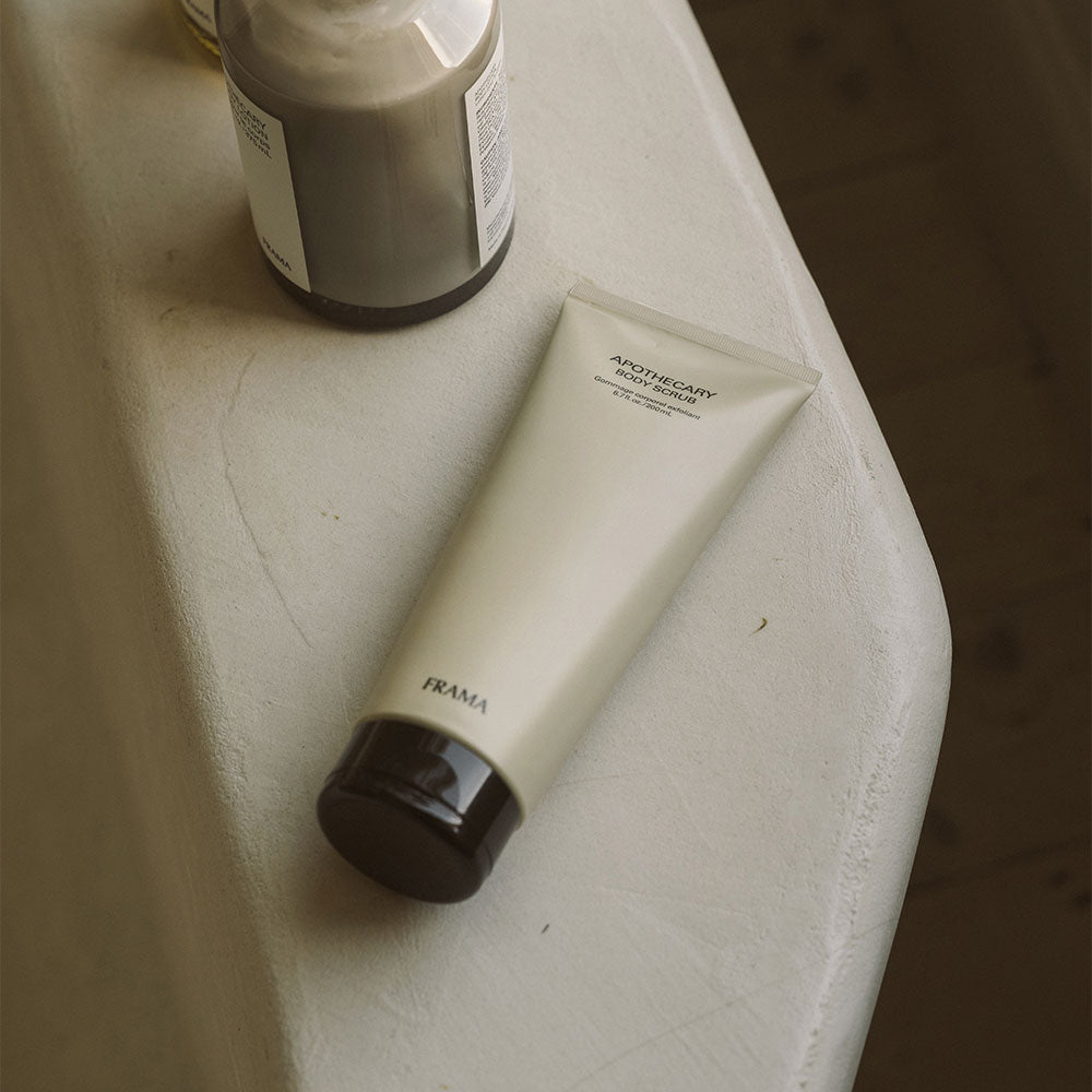 Frama Apothecary – Body Scrub Tube in der Duftnote Zitrisch, Holzig, Blumig