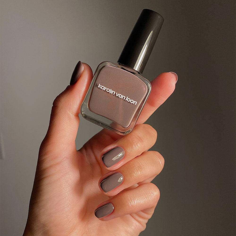Taupe Lustré – Nail Polish